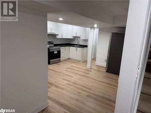 617 Windflower Crescent, Kitchener, ON - Indoor Photo Showing Kitchen