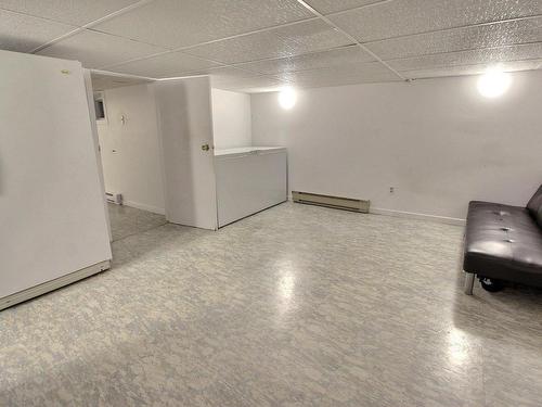 Room - 321 2E Avenue E., Amos, QC - Indoor