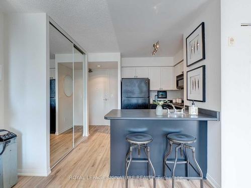 901-311 Richmond St E, Toronto, ON - Indoor Photo Showing Kitchen