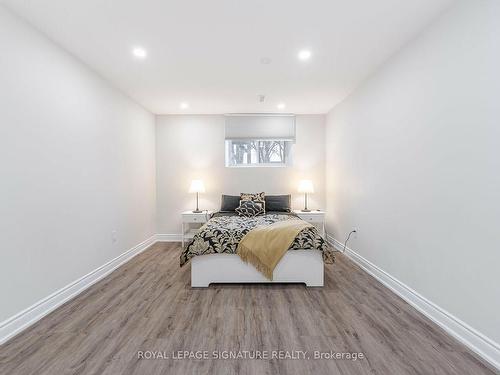 388 Antigua Rd, Mississauga, ON - Indoor Photo Showing Bedroom