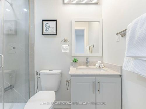 388 Antigua Rd, Mississauga, ON - Indoor Photo Showing Bathroom