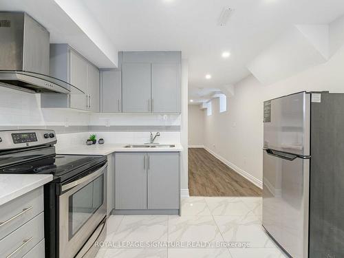 388 Antigua Rd, Mississauga, ON - Indoor Photo Showing Kitchen With Double Sink