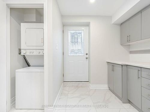 388 Antigua Rd, Mississauga, ON - Indoor Photo Showing Laundry Room