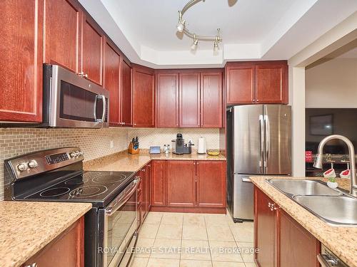 5059 Alyssa Dr, Lincoln, ON - Indoor Photo Showing Kitchen With Stainless Steel Kitchen With Double Sink