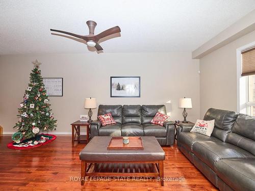 5059 Alyssa Dr, Lincoln, ON - Indoor Photo Showing Living Room