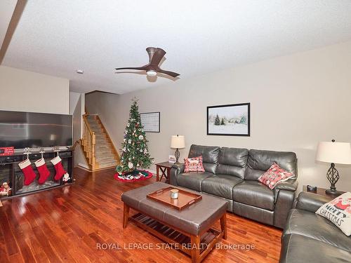 5059 Alyssa Dr, Lincoln, ON - Indoor Photo Showing Living Room