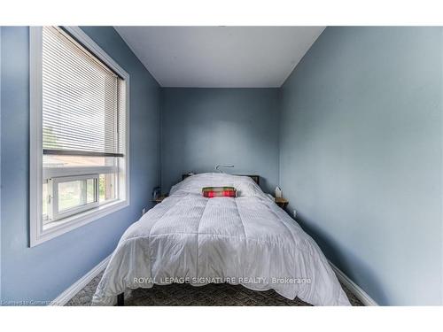 21 Wellington St N, Kitchener, ON - Indoor Photo Showing Bedroom