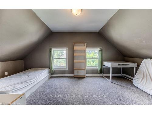 21 Wellington St N, Kitchener, ON - Indoor Photo Showing Bedroom