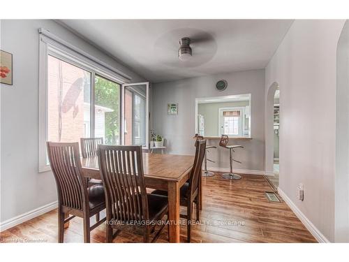 21 Wellington St N, Kitchener, ON - Indoor Photo Showing Dining Room