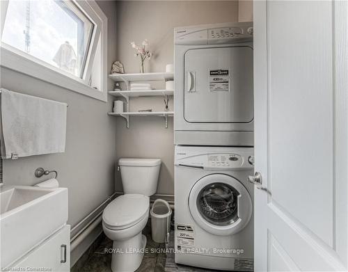 21 Wellington St N, Kitchener, ON - Indoor Photo Showing Laundry Room