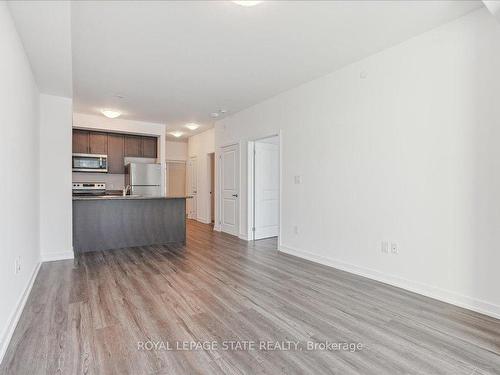 815-460 Dundas St E, Hamilton, ON - Indoor Photo Showing Kitchen