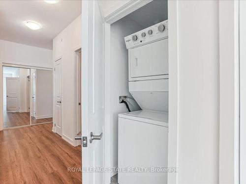 815-460 Dundas St E, Hamilton, ON - Indoor Photo Showing Laundry Room