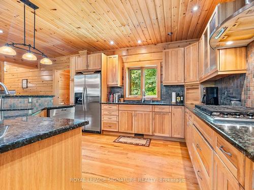 142 Paddy'S Lane, Westport, ON - Indoor Photo Showing Kitchen With Double Sink