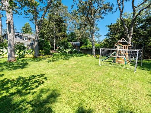 3075 Uplands Rd, Oak Bay, BC 