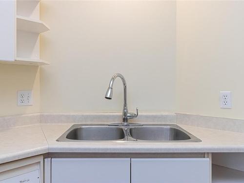 204-1010 View St, Victoria, BC - Indoor Photo Showing Kitchen With Double Sink