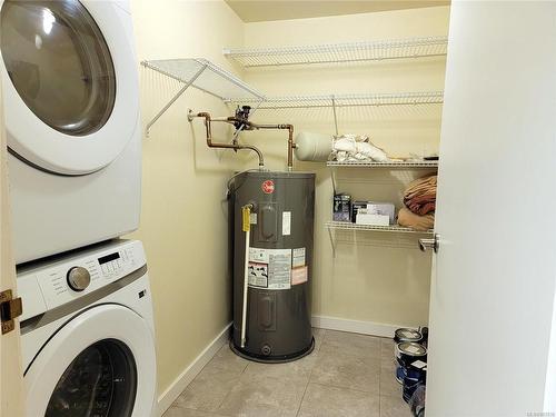 204-1010 View St, Victoria, BC - Indoor Photo Showing Laundry Room