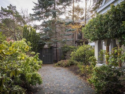 215 Mary St, Victoria, BC - Outdoor