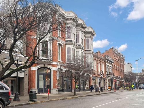 304-562 Yates St, Victoria, BC - Outdoor With Facade