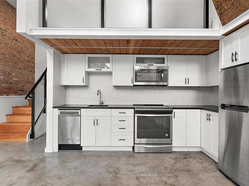 101-534 Pandora Ave, Victoria, BC - Indoor Photo Showing Kitchen With Upgraded Kitchen