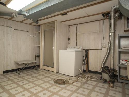 460 Leslie Avenue, Thunder Bay, ON - Indoor Photo Showing Laundry Room