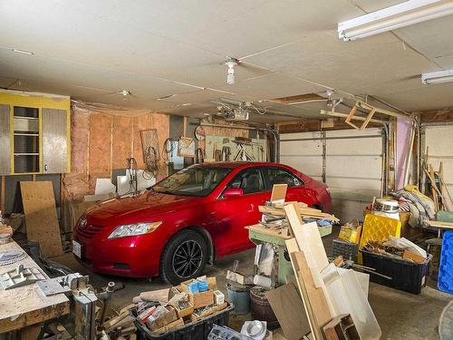 460 Leslie Avenue, Thunder Bay, ON - Indoor Photo Showing Garage