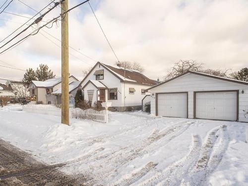 460 Leslie Avenue, Thunder Bay, ON - Outdoor