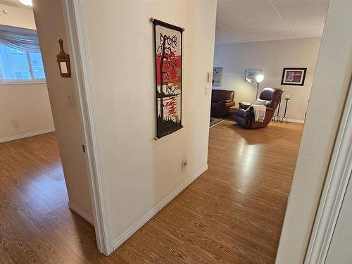 305 620 Red River Road, Thunder Bay, ON - Indoor Photo Showing Other Room