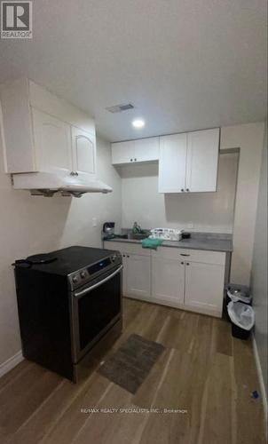 22 Serenity Lane, Brampton, ON - Indoor Photo Showing Kitchen