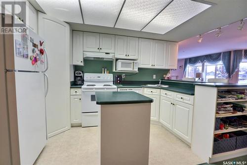 203 544 River Street E, Prince Albert, SK - Indoor Photo Showing Kitchen