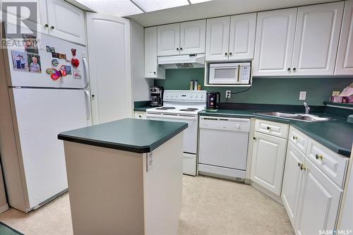 203 544 River Street E, Prince Albert, SK - Indoor Photo Showing Kitchen