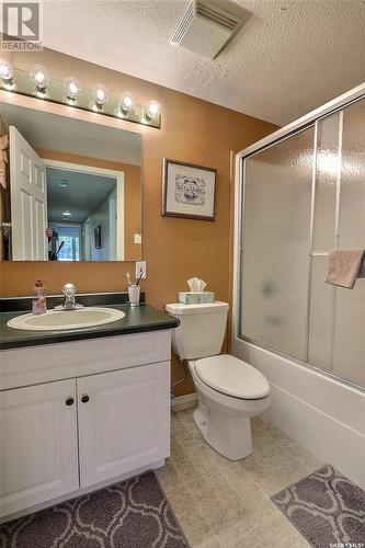 203 544 River Street E, Prince Albert, SK - Indoor Photo Showing Bathroom