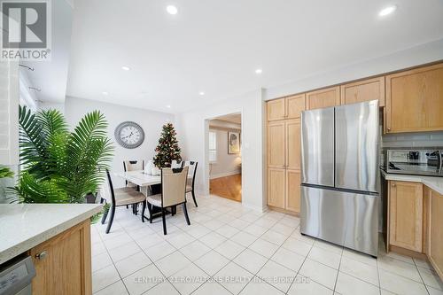 22 Peppertree Lane, Whitchurch-Stouffville, ON - Indoor Photo Showing Kitchen