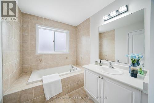 22 Peppertree Lane, Whitchurch-Stouffville, ON - Indoor Photo Showing Bathroom