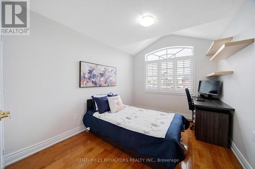 22 Peppertree Lane, Whitchurch-Stouffville, ON - Indoor Photo Showing Bedroom