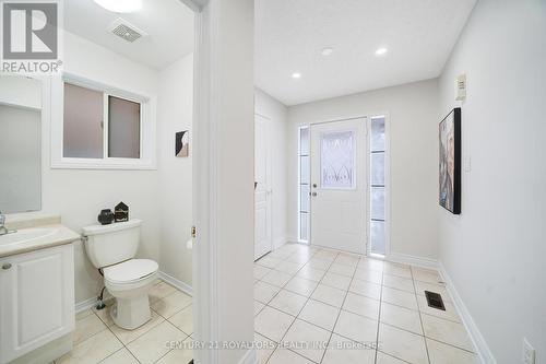 22 Peppertree Lane, Whitchurch-Stouffville, ON - Indoor Photo Showing Bathroom