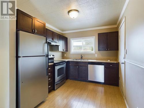 6215 Maple Drive, Osoyoos, BC - Indoor Photo Showing Kitchen With Double Sink