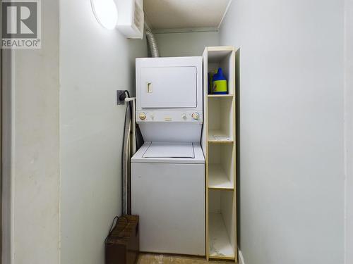 6215 Maple Drive, Osoyoos, BC - Indoor Photo Showing Laundry Room