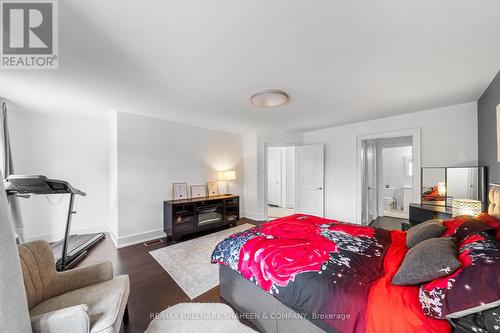 170 Banbrooke Crescent, Newmarket, ON - Indoor Photo Showing Bedroom