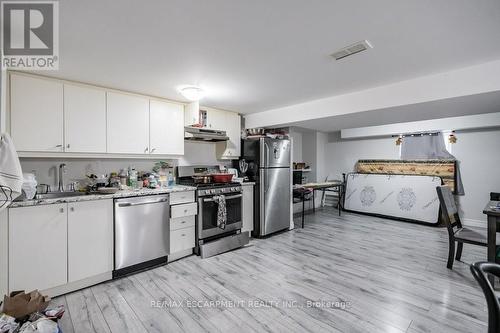 397 East 28Th Street, Hamilton, ON - Indoor Photo Showing Kitchen