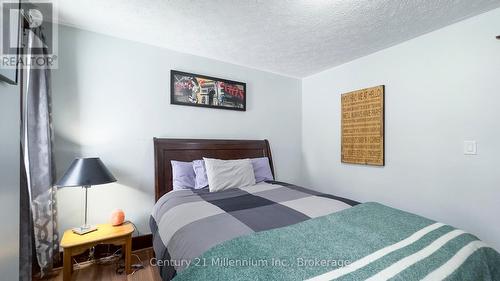 271 9Th Street, Hanover, ON - Indoor Photo Showing Bedroom