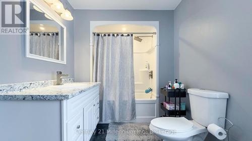 271 9Th Street, Hanover, ON - Indoor Photo Showing Bathroom