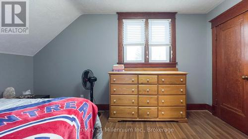 271 9Th Street, Hanover, ON - Indoor Photo Showing Bedroom