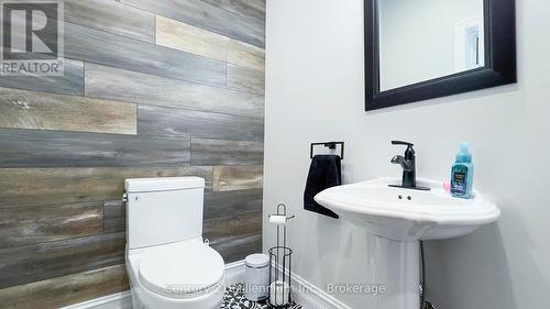 271 9Th Street, Hanover, ON - Indoor Photo Showing Bathroom