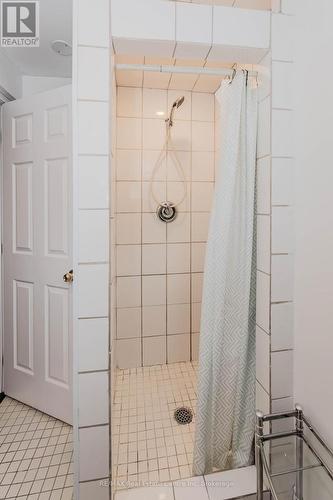 124 Downey Road, Guelph (Kortright Hills), ON - Indoor Photo Showing Bathroom