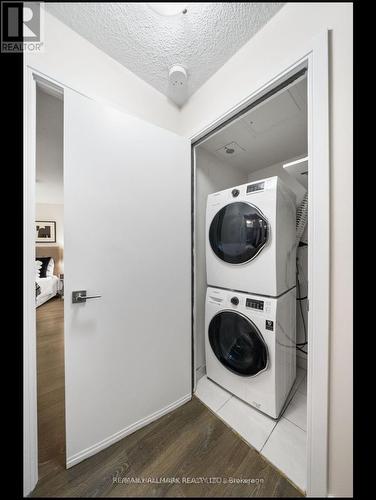 3208 - 125 Village Green Square, Toronto, ON - Indoor Photo Showing Laundry Room