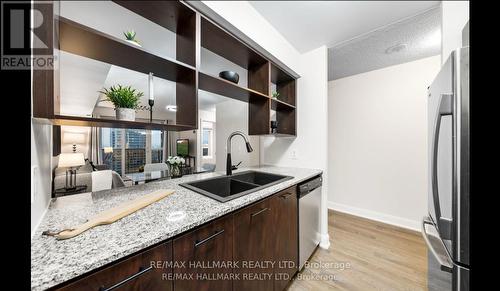 3208 - 125 Village Green Square, Toronto, ON - Indoor Photo Showing Kitchen With Double Sink With Upgraded Kitchen