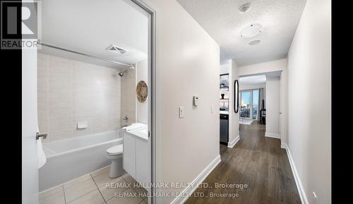 3208 - 125 Village Green Square, Toronto, ON - Indoor Photo Showing Bathroom