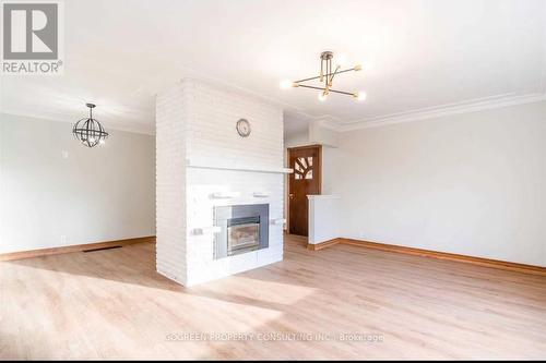 15 Valleyview Avenue, East Gwillimbury, ON - Indoor With Fireplace