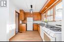 15 Valleyview Avenue, East Gwillimbury, ON  - Indoor Photo Showing Kitchen 