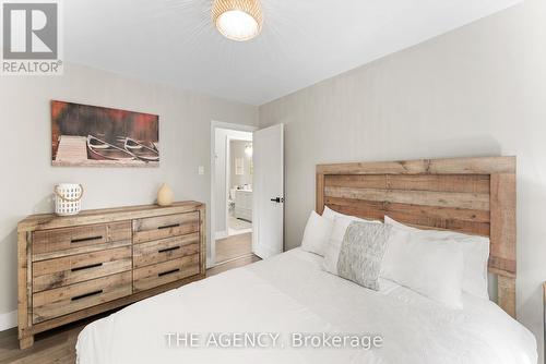 15 32Nd Street S, Wasaga Beach, ON - Indoor Photo Showing Bedroom